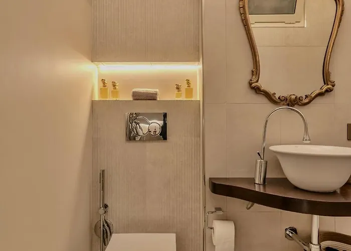 Colosseum 1 Min Design With Private Courtyard Apartament Rzym
